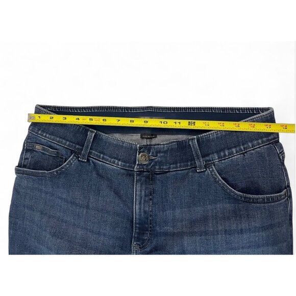 Lee Women's Size Flex Motion Regular Fit Straight Leg Jean Royal Chakra 16 - Picture 7 of 15